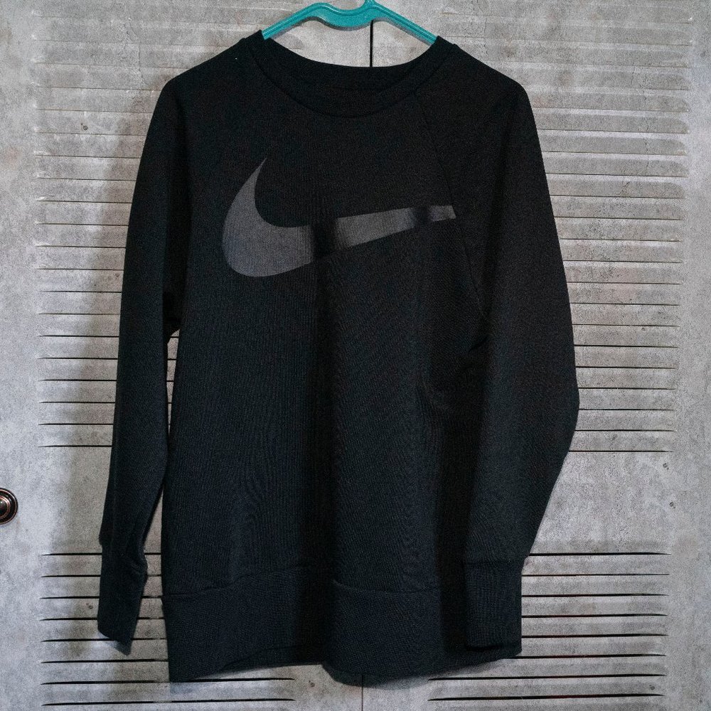 Black Nike Women's Dri-Fit Swoosh Crewneck XS